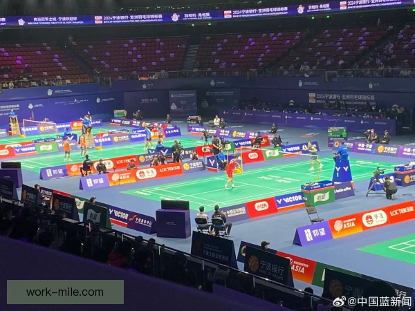 亚洲羽毛球团体赛场地，风向与灯光影响发挥